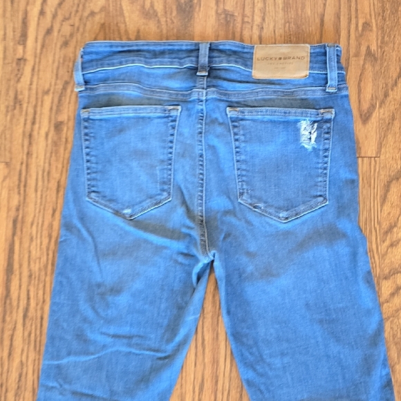 Lucky Brand Distressed Skinny Jeans - Women's Size 6/28 - Picture 4 of 10